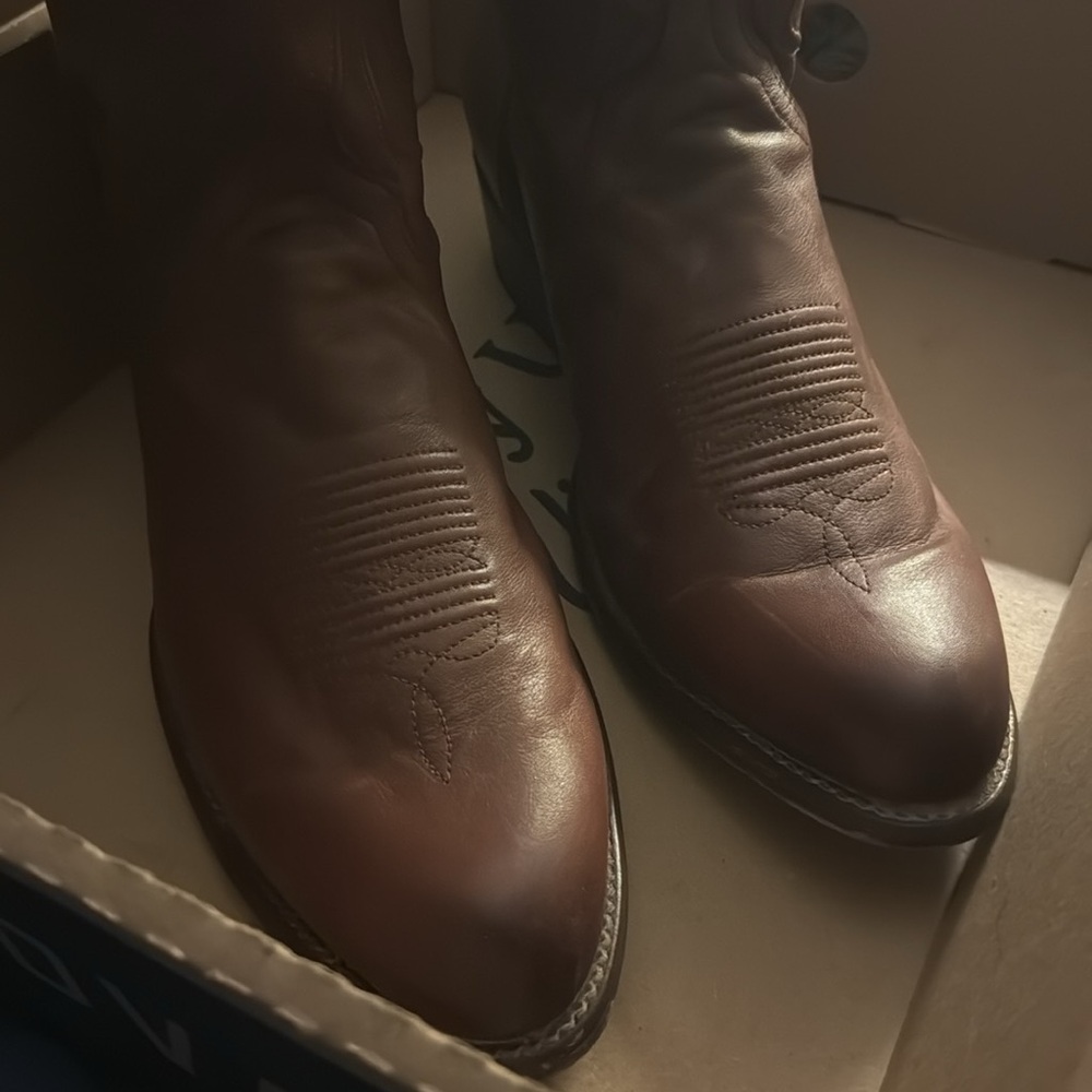 Tecovas HAZELNUT Brown and  Accessories - Picture 3 of 12